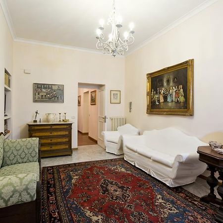 Fontana De Trevi Apartment Рим Номер фото