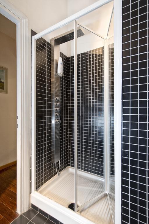 Fontana De Trevi Apartment Рим Номер фото