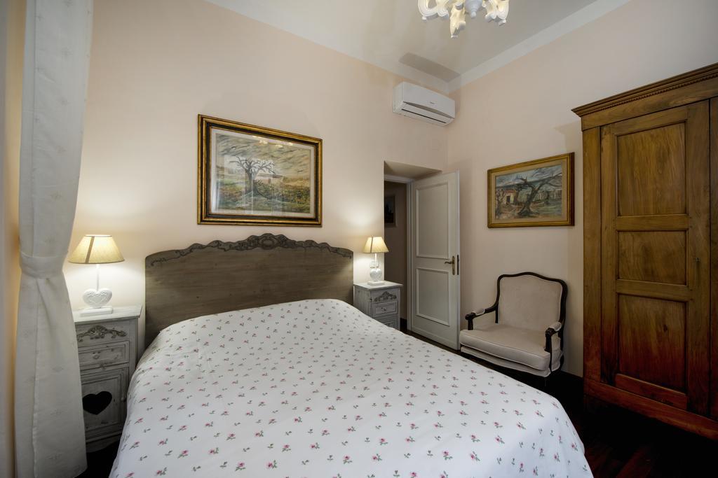 Fontana De Trevi Apartment Рим Номер фото